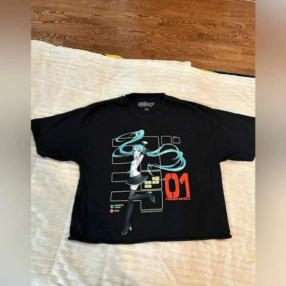 Hot Topic Hatsune Miku black short sleeve crop top size medium - Picture 1 of 4